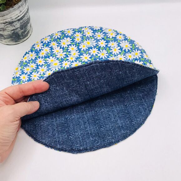 Tortilla Warmer 10.5 Inches Blue Daisy Print Holds Up To 6 Tortillas - Picture 3 of 4